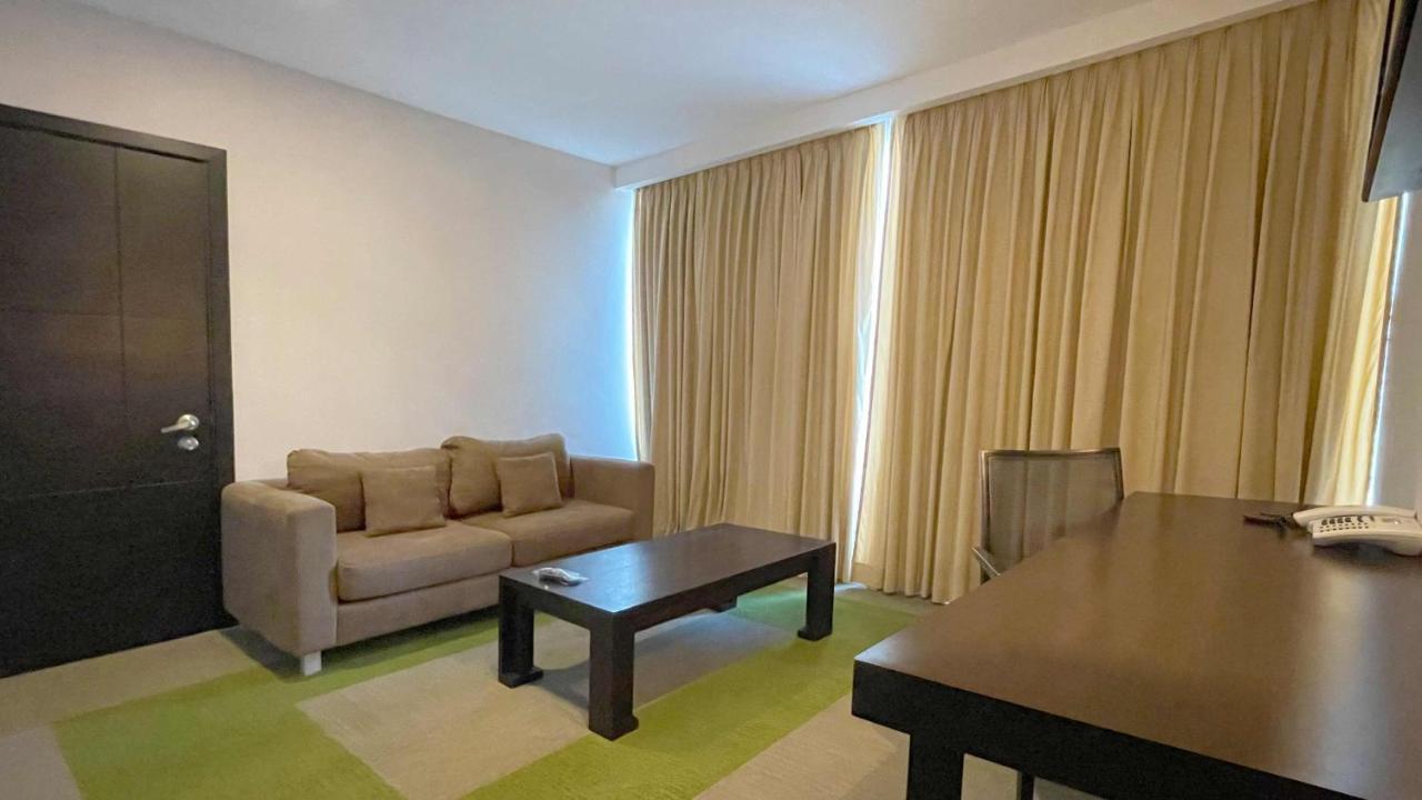 Hotel Trinitarias Suites Barquisimeto ภายนอก รูปภาพ