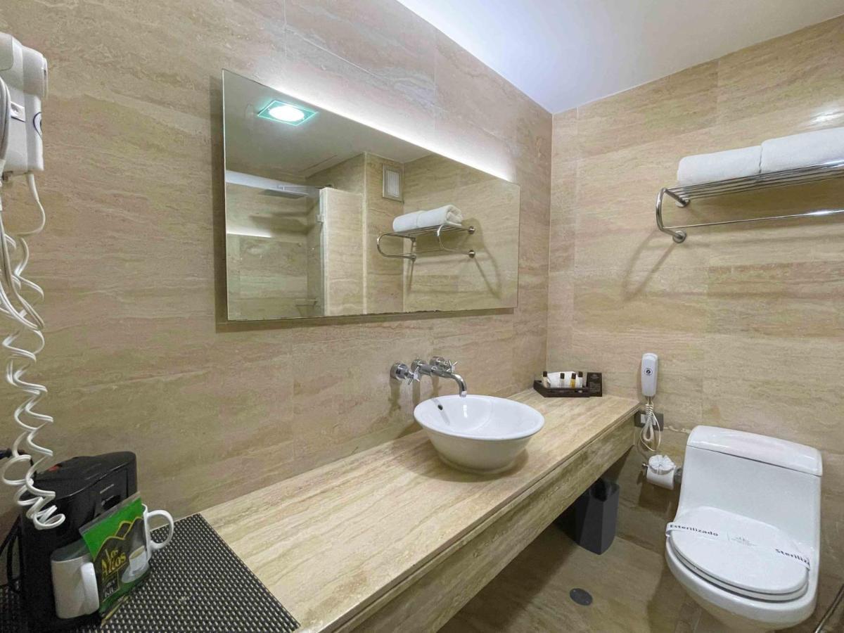 Hotel Trinitarias Suites Barquisimeto ภายนอก รูปภาพ